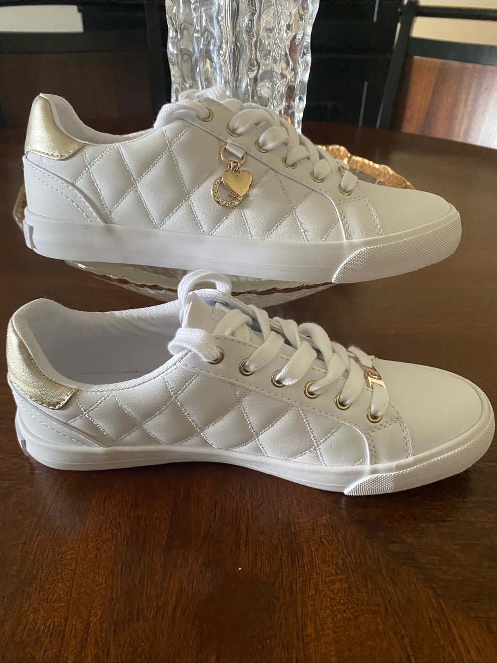 NWOT GBG Los Angeles White Sneakers Gold Accents Charms quilted casual 8 - Picture 2 of 5